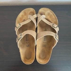 Women's Birkenstock Mayari Oiled Leather Thong Sandal Size 41